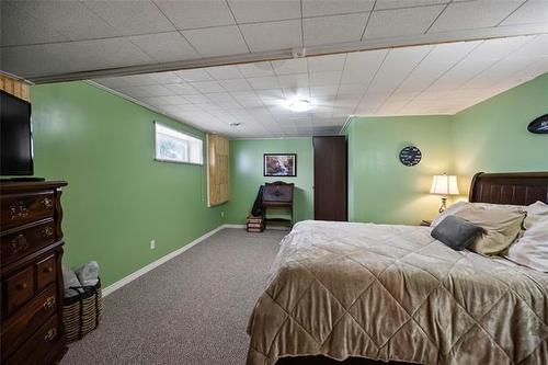 42 Oak Bay, Stonewall, MB - Indoor Photo Showing Bedroom