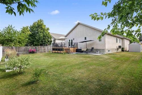 42 Oak Bay, Stonewall, MB - Outdoor