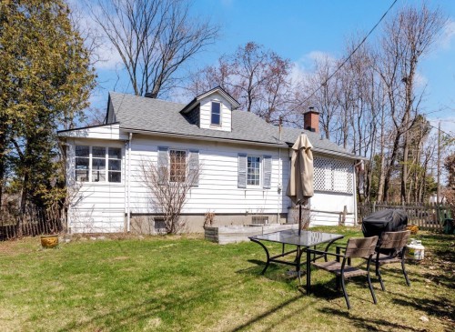 Front of Structure - 25 Av. Queen, Pointe-Claire, QC - Outdoor