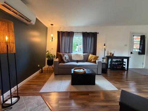Salon - 20 Rue Labonté, Mont-Tremblant, QC - Indoor Photo Showing Living Room