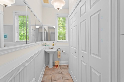 Salle d'eau - 150 Rue Hector, Rosemère, QC - Indoor