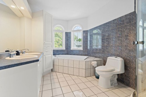 Salle de bains - 150 Rue Hector, Rosemère, QC - Indoor Photo Showing Bathroom