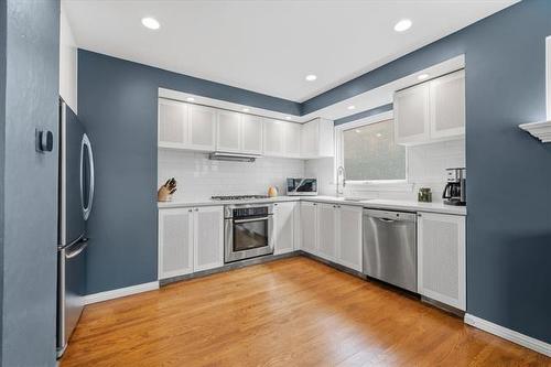 1324 Wellington Cr, Winnipeg, MB - Indoor Photo Showing Kitchen With Upgraded Kitchen