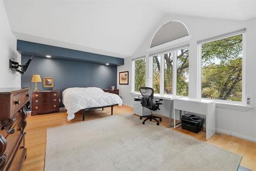 1324 Wellington Cr, Winnipeg, MB - Indoor Photo Showing Bedroom