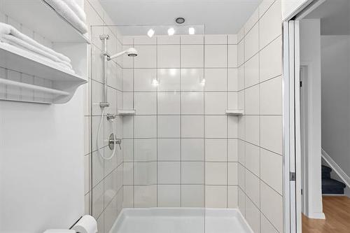 1324 Wellington Cr, Winnipeg, MB - Indoor Photo Showing Bathroom
