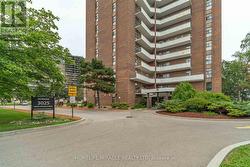 807 - 3025 QUEEN FREDERICA DRIVE  Mississauga, ON L4Y 3A1