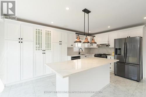 2 Vanessa Drive, Orillia, ON - Indoor Photo Showing Kitchen With Upgraded Kitchen