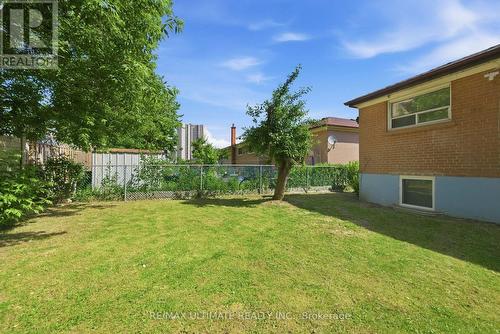 48 Venetian Crescent, Toronto, ON - Outdoor