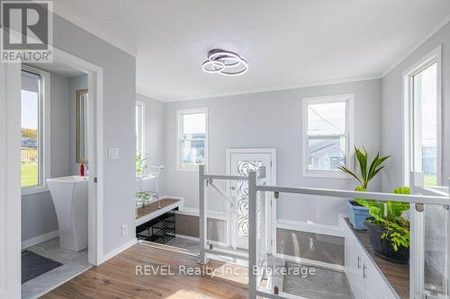 165 East West Line, Niagara-On-The-Lake (Lakeshore), ON - Indoor Photo Showing Other Room