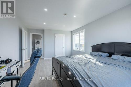 165 East West Line, Niagara-On-The-Lake (Lakeshore), ON - Indoor Photo Showing Bedroom