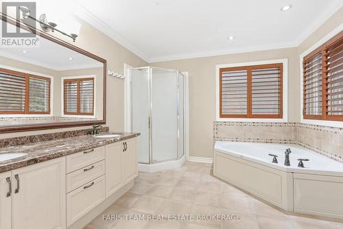 3 Prince William Way, Barrie, ON - Indoor Photo Showing Bathroom