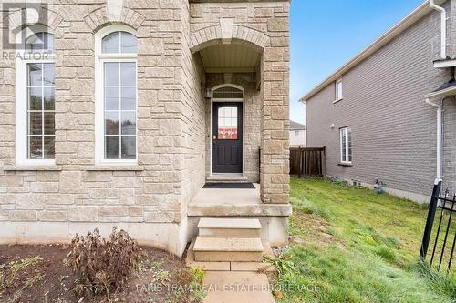 3 Prince William Way, Barrie, ON - Outdoor