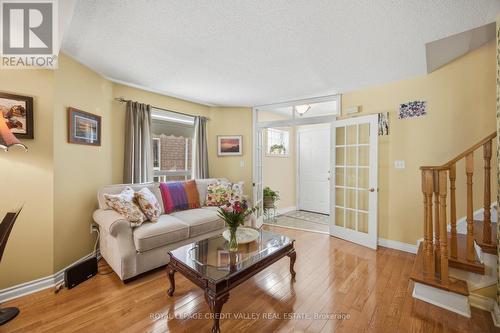 8 Pressed Brick Drive, Brampton, ON - Indoor Photo Showing Living Room