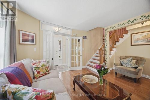 8 Pressed Brick Drive, Brampton, ON - Indoor Photo Showing Living Room