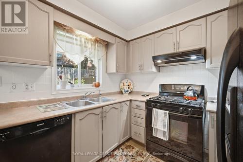 8 Pressed Brick Drive, Brampton, ON - Indoor Photo Showing Kitchen With Double Sink