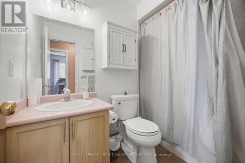 8 Pressed Brick Drive, Brampton, ON - Indoor Photo Showing Bathroom