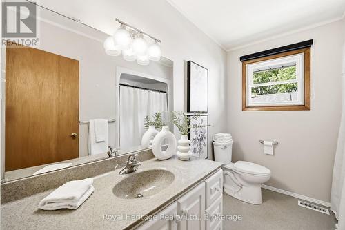 12 Simcoe Street, Whitby (Brooklin), ON - Indoor Photo Showing Bathroom