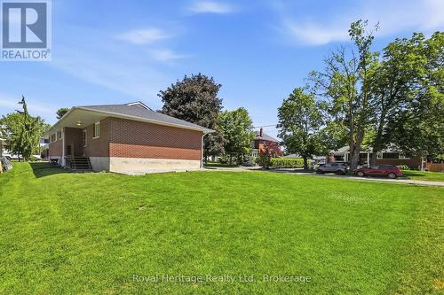 12 Simcoe Street, Whitby (Brooklin), ON - Outdoor