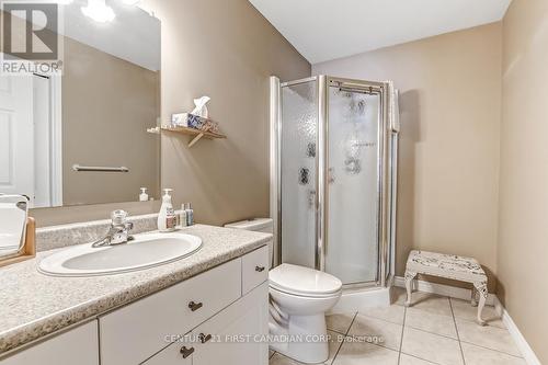 47 - 1077 Hamilton Road, London East (East O), ON - Indoor Photo Showing Bathroom