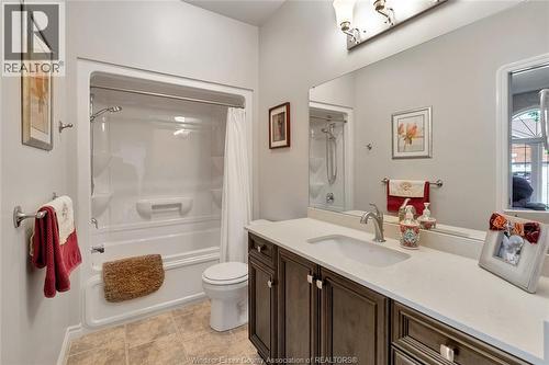 1340 Aspenshore Avenue, Windsor, ON - Indoor Photo Showing Bathroom
