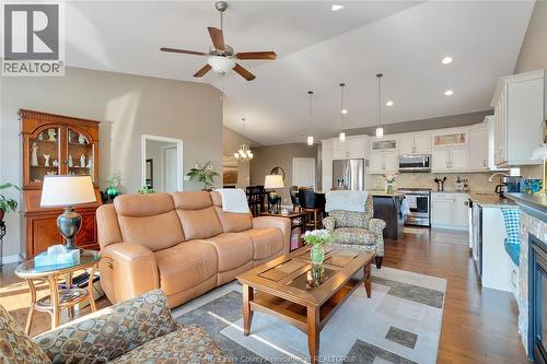1340 Aspenshore Avenue, Windsor, ON - Indoor Photo Showing Living Room