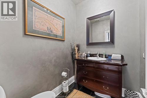 3460 Huntington Avenue, Windsor, ON - Indoor Photo Showing Bathroom