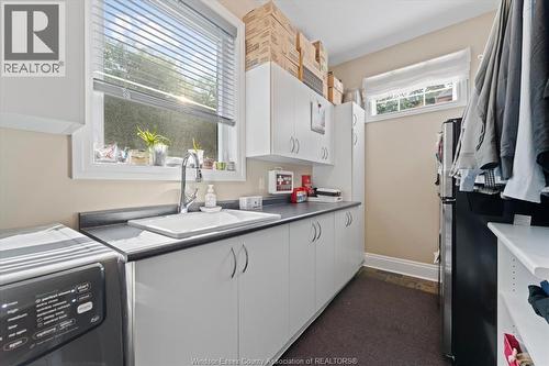 3460 Huntington Avenue, Windsor, ON - Indoor Photo Showing Laundry Room
