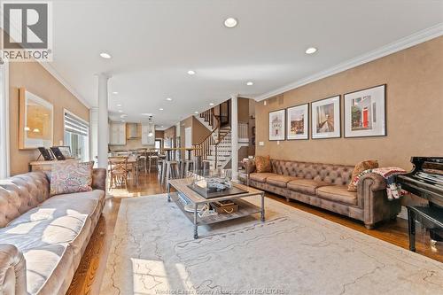 3460 Huntington Avenue, Windsor, ON - Indoor Photo Showing Living Room