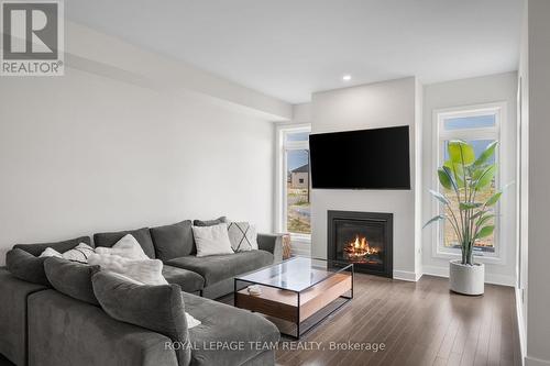 Living room - 800 Solarium Avenue, Ottawa, ON - Indoor Photo Showing Living Room With Fireplace