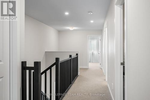 Second level hall - 800 Solarium Avenue, Ottawa, ON - Indoor Photo Showing Other Room