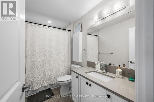 Family Bathroom (Second Level) - 800 Solarium Avenue, Ottawa, ON - Indoor Photo Showing Bathroom