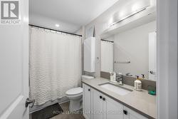 Family Bathroom (Second Level) - 