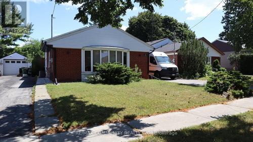7 Denham Road, Toronto, ON - Outdoor