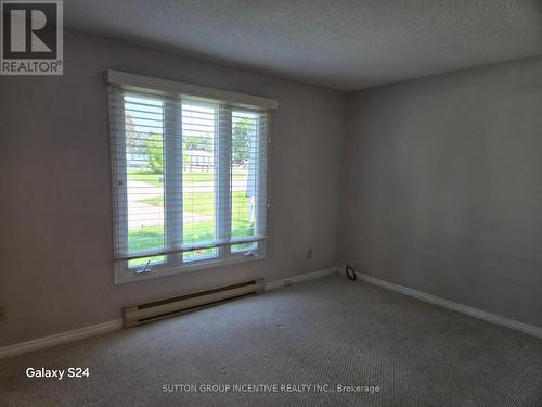 36 Weeping Willow Drive, Innisfil, ON - Indoor Photo Showing Other Room