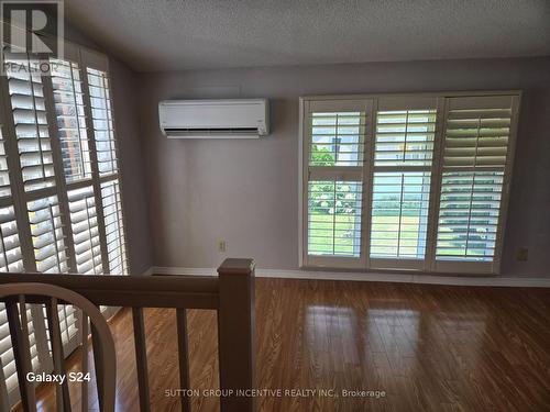36 Weeping Willow Drive, Innisfil, ON - Indoor Photo Showing Other Room