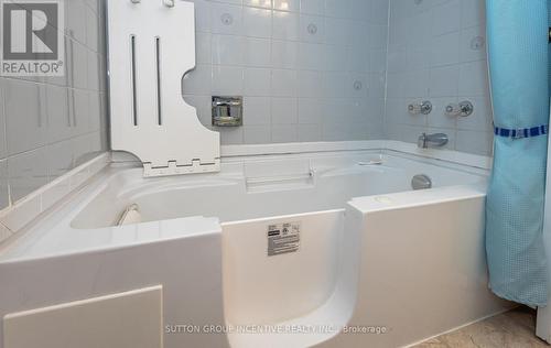36 Weeping Willow Drive, Innisfil, ON - Indoor Photo Showing Bathroom