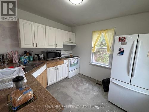 322 Dingman Road, Cramahe, ON - Indoor Photo Showing Kitchen With Double Sink