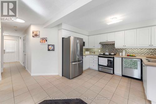 500 Robert Ferrie Drive, Kitchener, ON - Indoor Photo Showing Kitchen