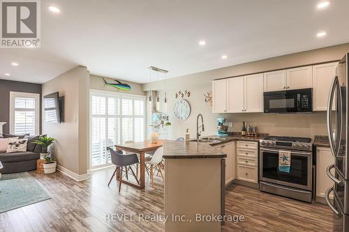 12 Colonel Lyall Street, St. Catharines (Secord Woods), ON - Indoor Photo Showing Kitchen With Stainless Steel Kitchen