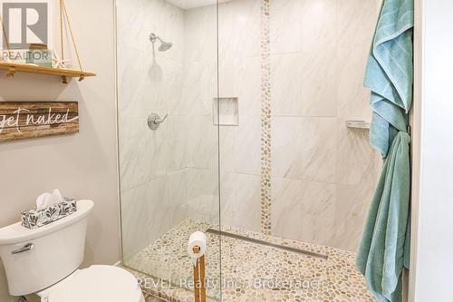 12 Colonel Lyall Street, St. Catharines (Secord Woods), ON - Indoor Photo Showing Bathroom