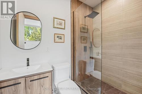 3404 Vivian Road, Whitchurch-Stouffville, ON - Indoor Photo Showing Bathroom