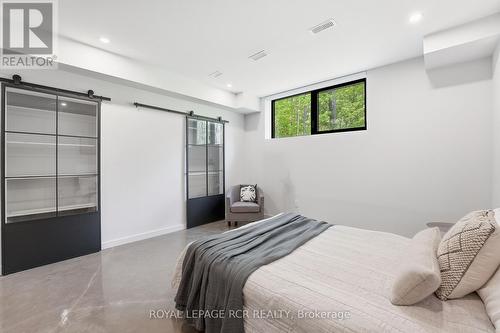 3404 Vivian Road, Whitchurch-Stouffville, ON - Indoor Photo Showing Bedroom