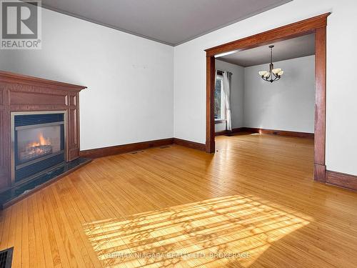 18 Emerick Avenue, Fort Erie (Central), ON - Indoor With Fireplace