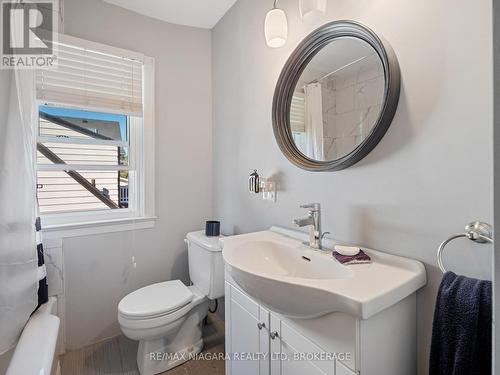 18 Emerick Avenue, Fort Erie (Central), ON - Indoor Photo Showing Bathroom