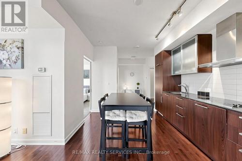 407 - 12 York Street, Toronto, ON - Indoor Photo Showing Kitchen With Upgraded Kitchen