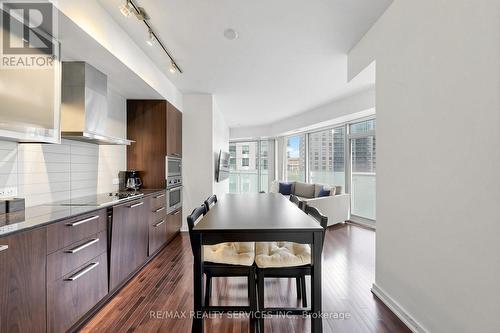 407 - 12 York Street, Toronto, ON - Indoor
