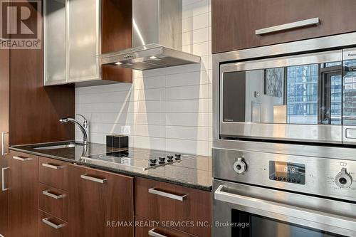 407 - 12 York Street, Toronto, ON - Indoor Photo Showing Kitchen With Upgraded Kitchen