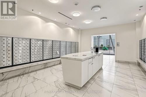 407 - 12 York Street, Toronto, ON - Indoor