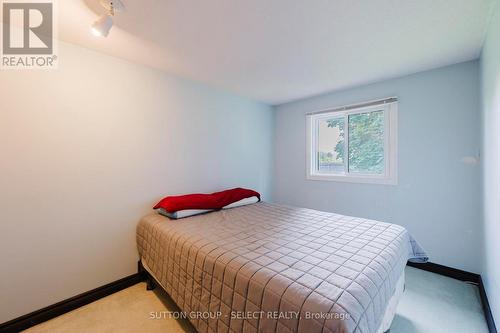 11 - 151 Martinet Avenue, London East (East I), ON - Indoor Photo Showing Bedroom