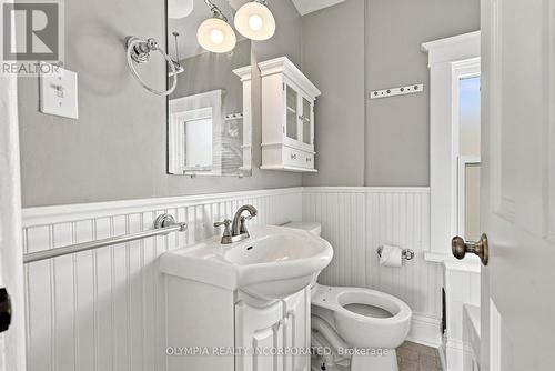 14 Bond Street, St. Catharines (Downtown), ON - Indoor Photo Showing Bathroom